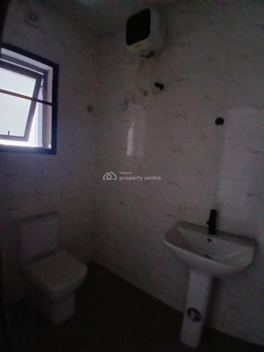 Brand New and Fitted 3 Bedroom En-suite Flat with 1 Room Bq, Elevator, Lekki Phase 1, Lekki, Lagos, Flat / Apartment for Rent