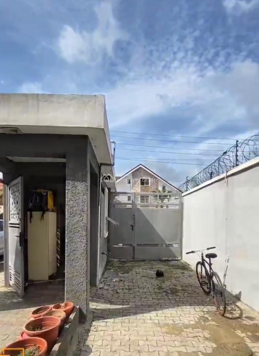 6 Bedroom Semi-detached Duplex with 2 Rooms Bq, Lekki Phase 1, Lekki, Lagos, Commercial Property for Rent