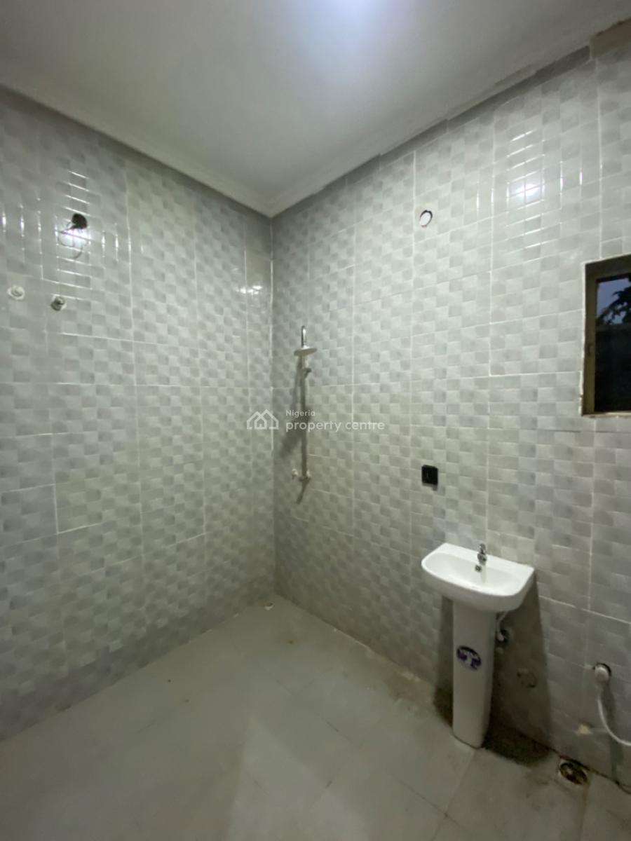 an Executive Three Bedroom Flat in a Fully Interlocked Gated Estate, Peace Land Estate Ogombo Off Abraham Adesanya Ajah., Lekki, Lagos, Flat / Apartment for Rent