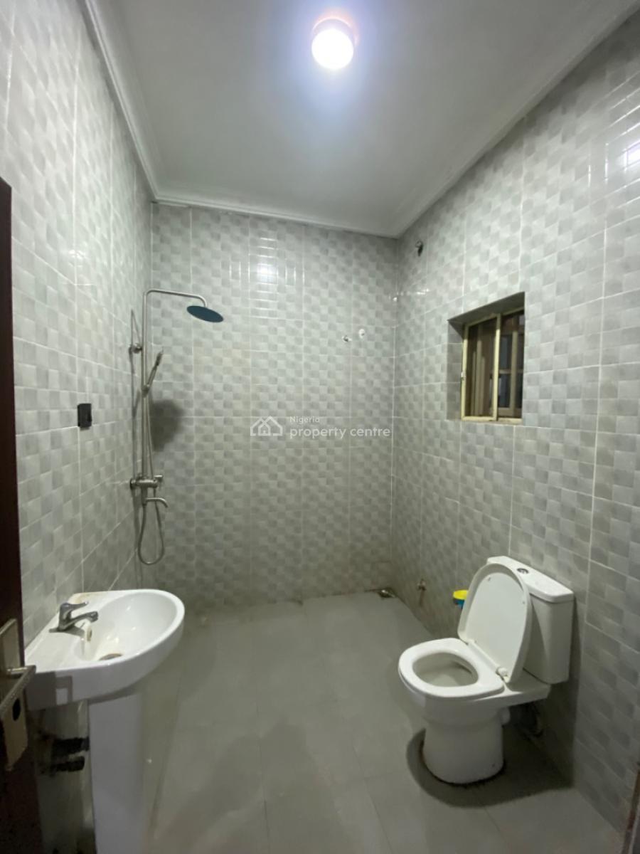 an Executive Three Bedroom Flat in a Fully Interlocked Gated Estate, Peace Land Estate Ogombo Off Abraham Adesanya Ajah., Lekki, Lagos, Flat / Apartment for Rent