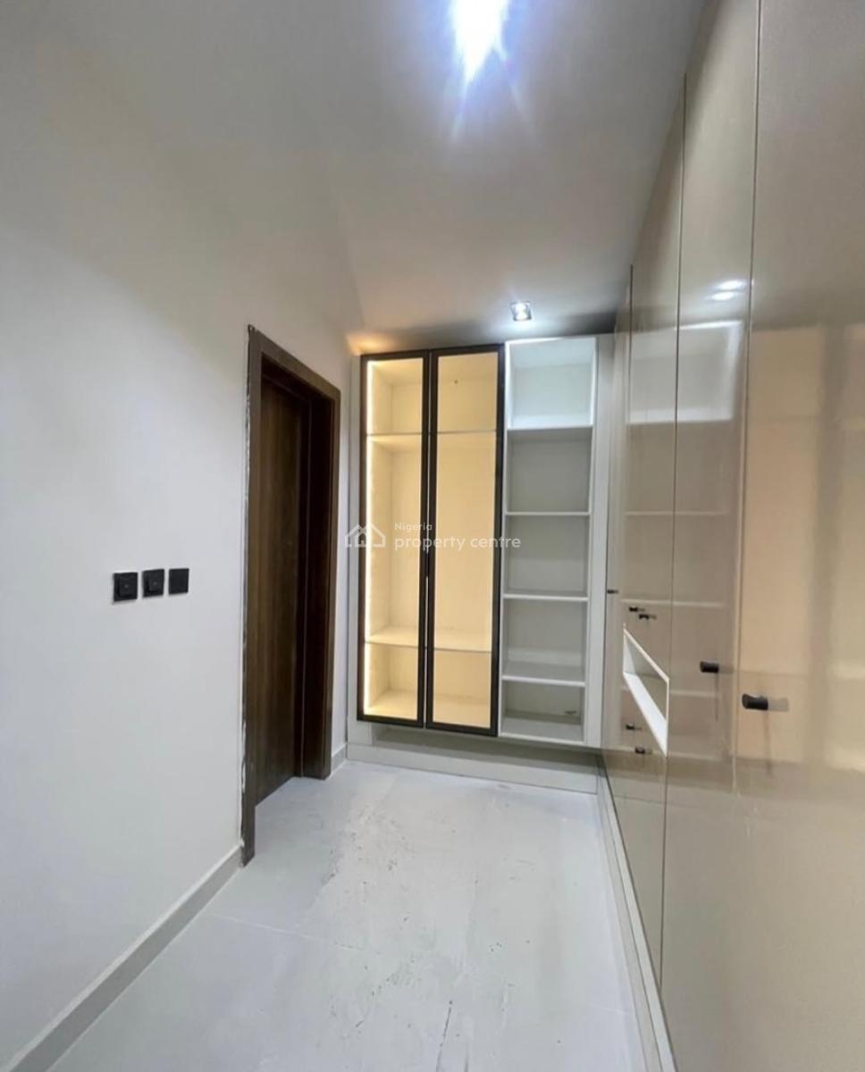 24/7  Power Supply 4 Bedroom En-suite Townhouse with an Enclosed Fitte, Lekki Phase 1, Lekki, Lagos, Terraced Duplex for Rent