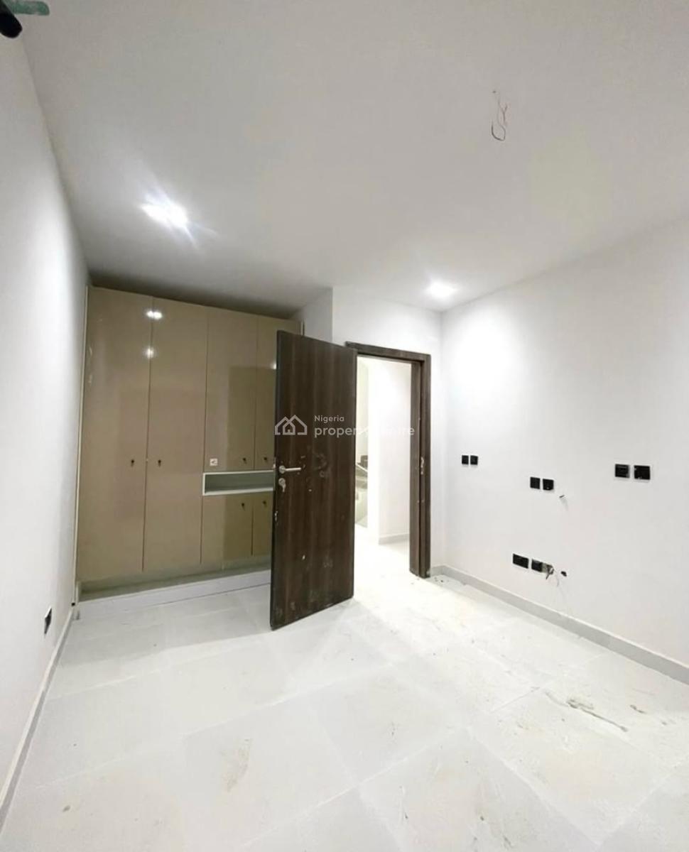 24/7  Power Supply 4 Bedroom En-suite Townhouse with an Enclosed Fitte, Lekki Phase 1, Lekki, Lagos, Terraced Duplex for Rent