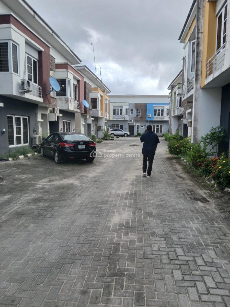 Massive Masters Bedroom Upstairs, By Lekki Gardens Phase 2, Ajah, Lagos, Flat / Apartment for Rent