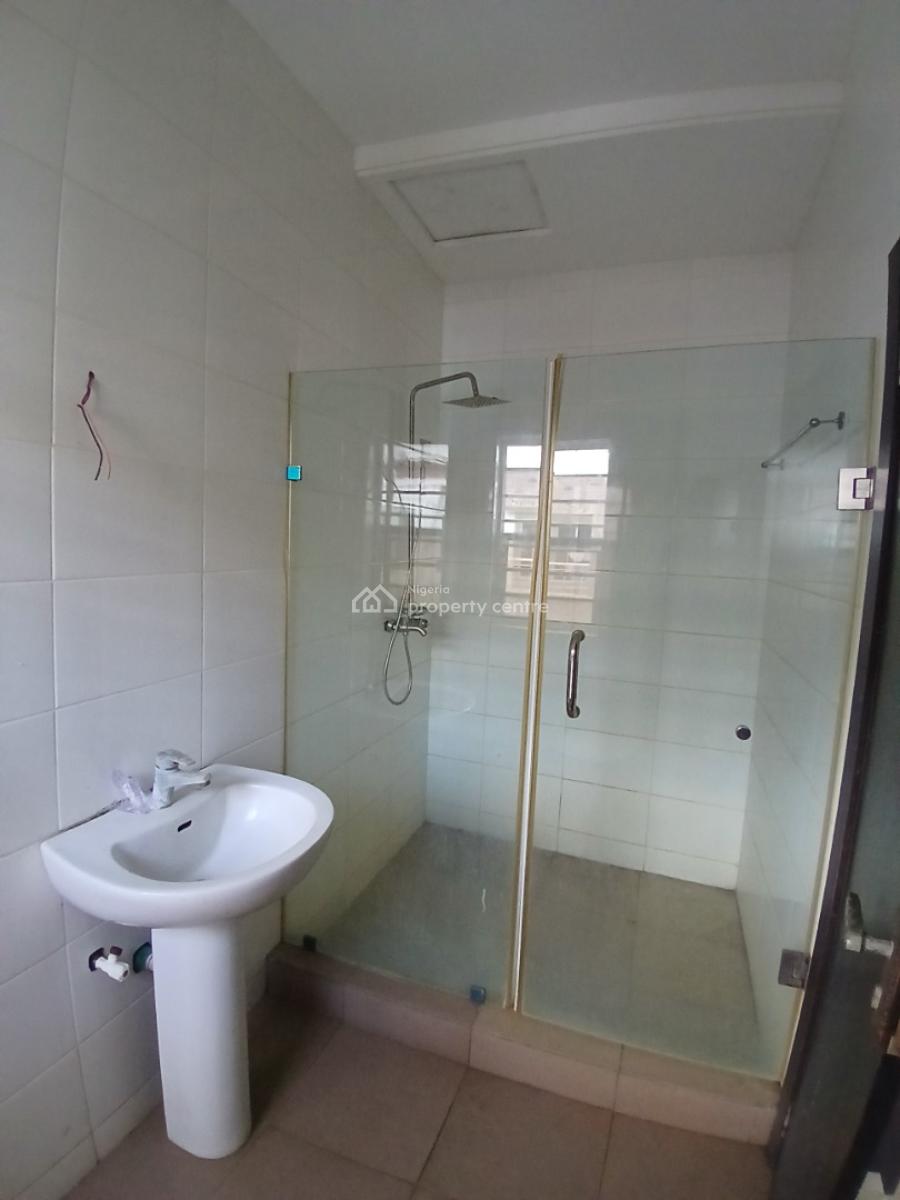 Massive Masters Bedroom Upstairs, By Lekki Gardens Phase 2, Ajah, Lagos, Flat / Apartment for Rent