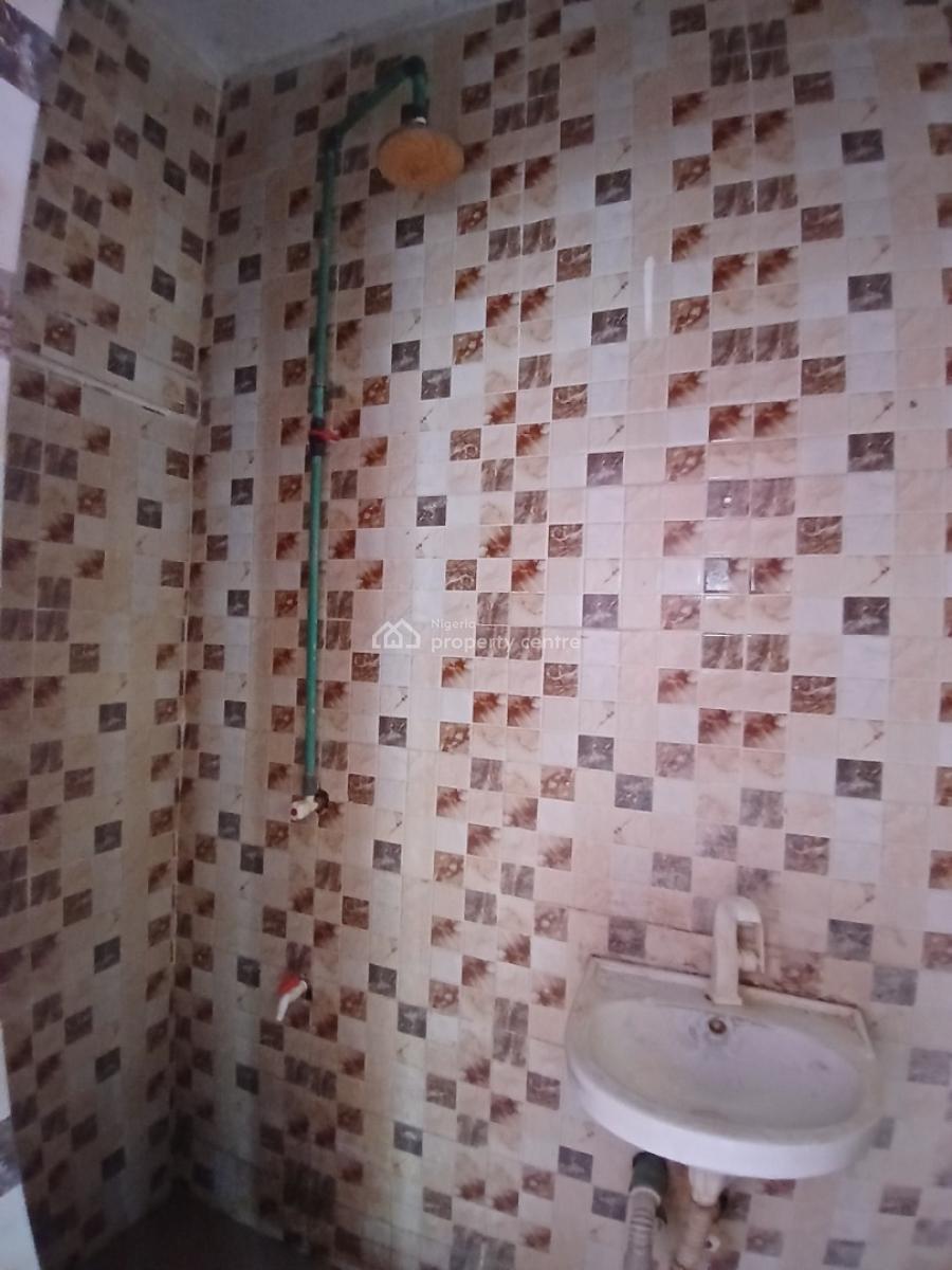 a Room Bq in a Shared Apartment, By Lekki Gardens Phase 2, Ajah, Lagos, Flat / Apartment for Rent