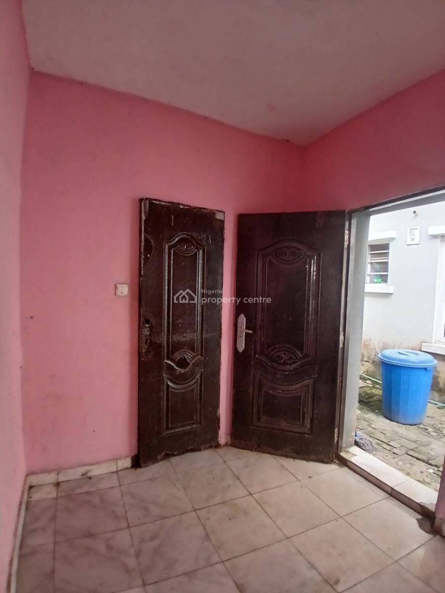 a Room Bq in a Shared Apartment, By Lekki Gardens Phase 2, Ajah, Lagos, Flat / Apartment for Rent