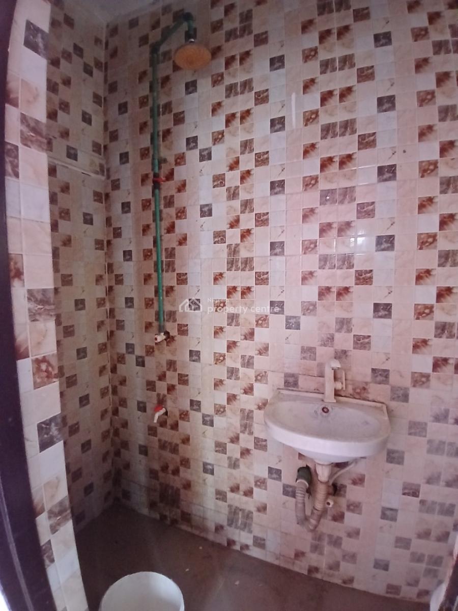 a Room Bq in a Shared Apartment, By Lekki Gardens Phase 2, Ajah, Lagos, Flat / Apartment for Rent