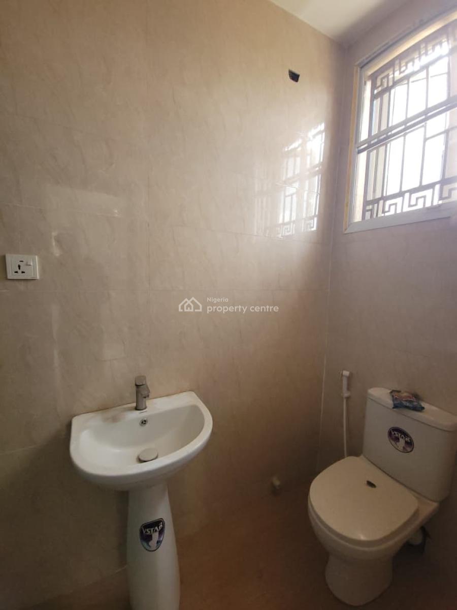a Well Located 3-bedroom Detached Duplex, Kolapo Ishola Gra, Akobo, Ibadan, Oyo, Detached Duplex for Rent