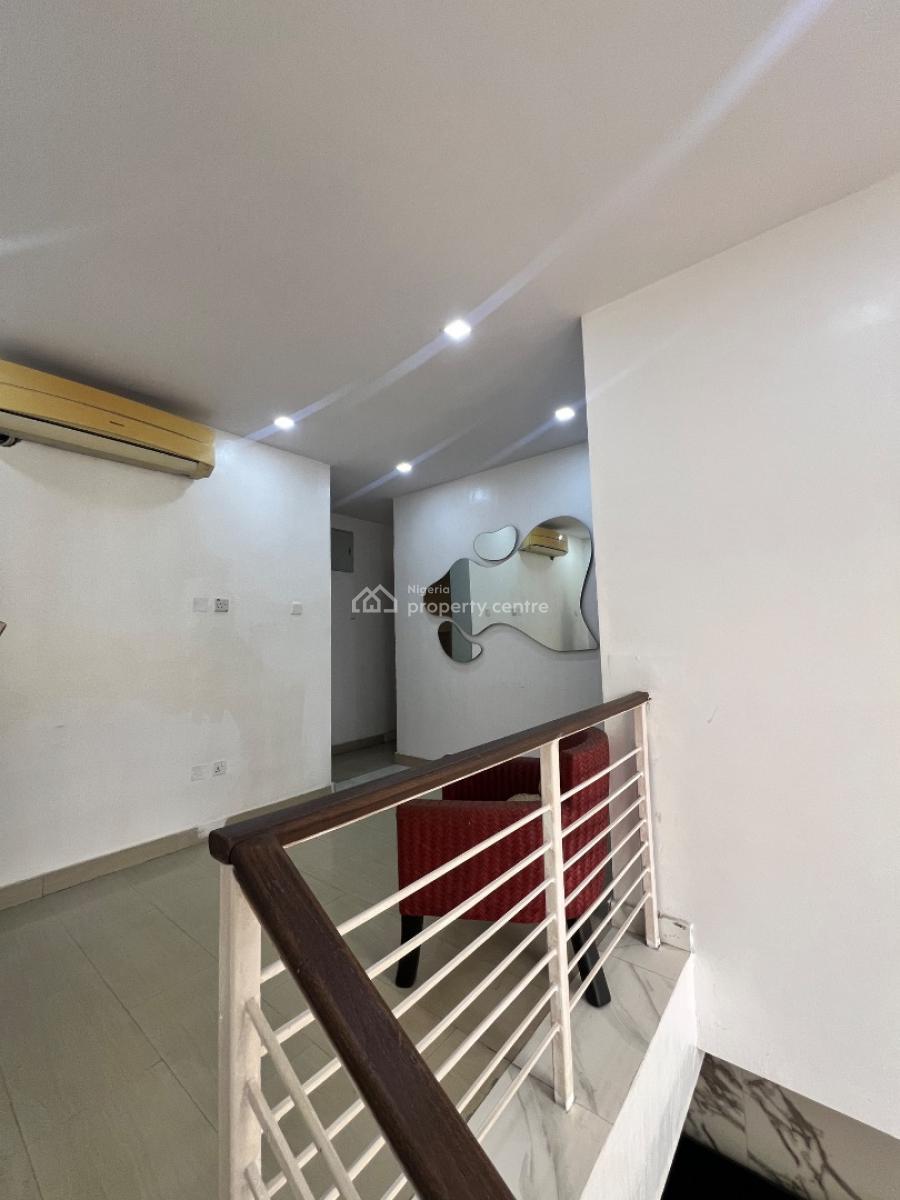 Spacious 3 Bedroom Apartment, Lekki Phase 1, Lekki, Lagos, Flat / Apartment for Rent