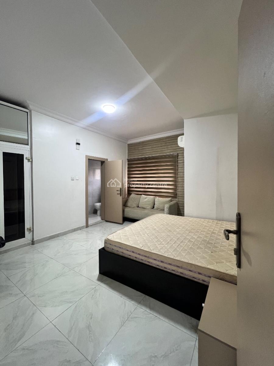 Spacious 3 Bedroom Apartment, Lekki Phase 1, Lekki, Lagos, Flat / Apartment for Rent