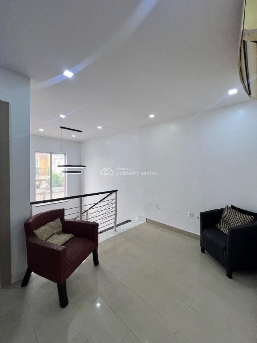 Spacious 3 Bedroom Apartment, Lekki Phase 1, Lekki, Lagos, Flat / Apartment for Rent