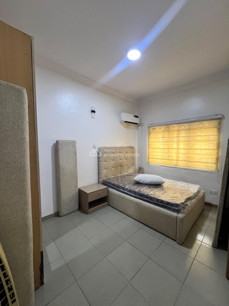 Spacious 3 Bedroom Apartment, Lekki Phase 1, Lekki, Lagos, Flat / Apartment for Rent