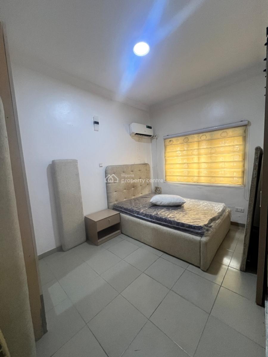 Spacious 3 Bedroom Apartment, Lekki Phase 1, Lekki, Lagos, Flat / Apartment for Rent