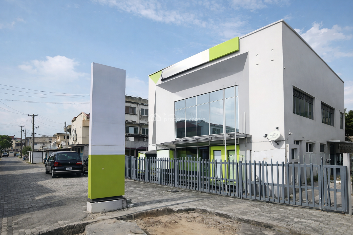 Commercial Building Along The Road Standing in 700sqm, Saint Finbarrs Road, Yaba, Lagos, Office Space for Sale