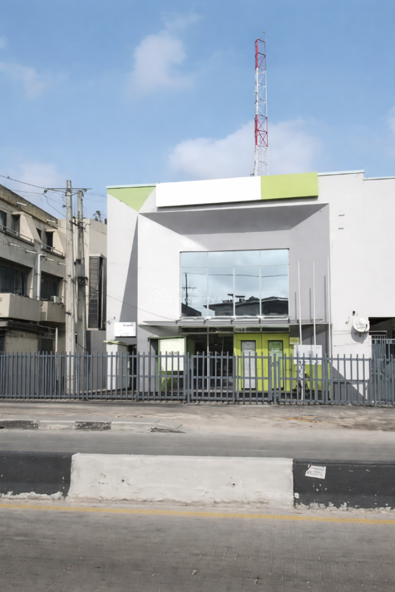 Commercial Building Along The Road Standing in 700sqm, Saint Finbarrs Road, Yaba, Lagos, Office Space for Sale