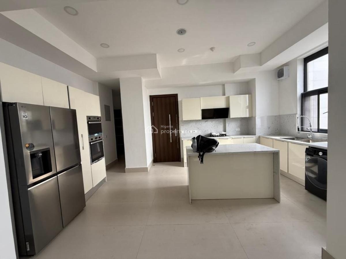 Newly Built 3 Bedroom with Bq, Lekki Phase 1, Lekki, Lagos, Flat / Apartment for Sale