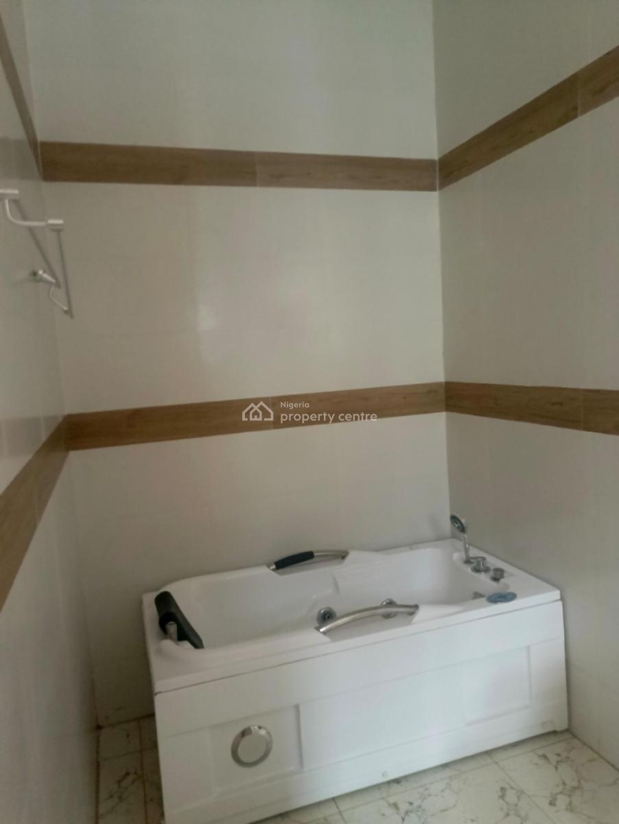Beautiful 4 Bedroom Terrace Duplex in a Secure Estate, Lekki Peninsula, Lekki, Lagos, Terraced Duplex for Sale