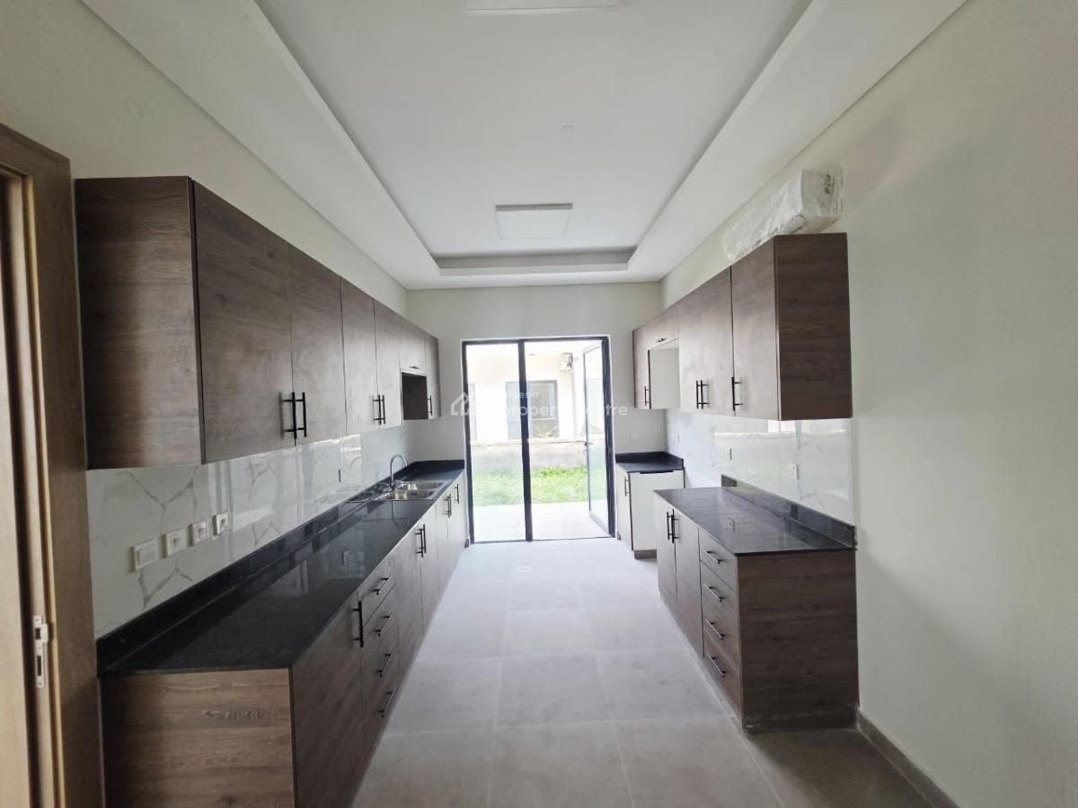 Four Bedroom Waterfront, Maiyegun Beach, Lekki Phase 2, Lekki, Lagos, Detached Duplex for Rent