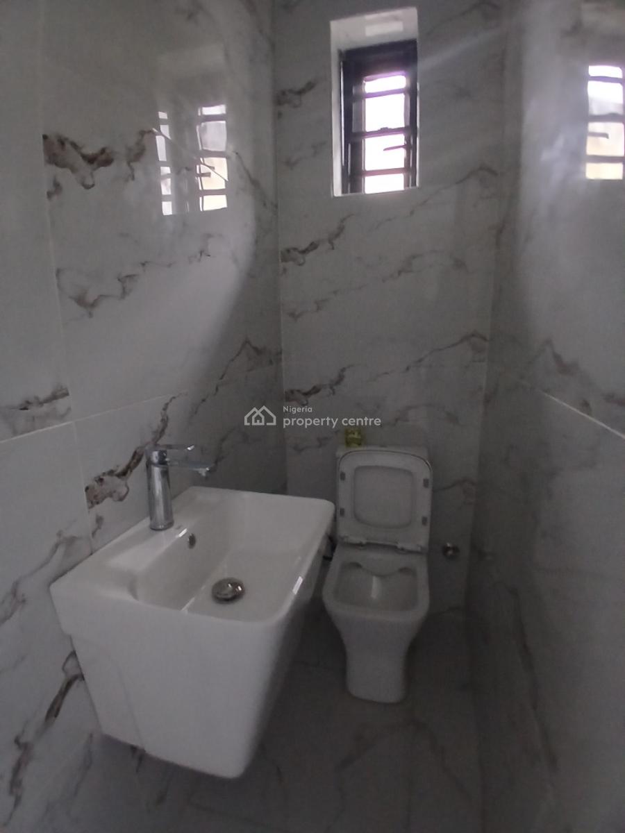 Newly Built and Serviced with 24/7 Power Supply 3 Bedroom En-suite Ter, Lekki Phase 1, Lekki, Lagos, Terraced Duplex for Rent