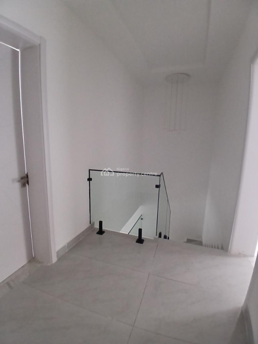 Newly Built and Serviced with 24/7 Power Supply 3 Bedroom En-suite Ter, Lekki Phase 1, Lekki, Lagos, Terraced Duplex for Rent