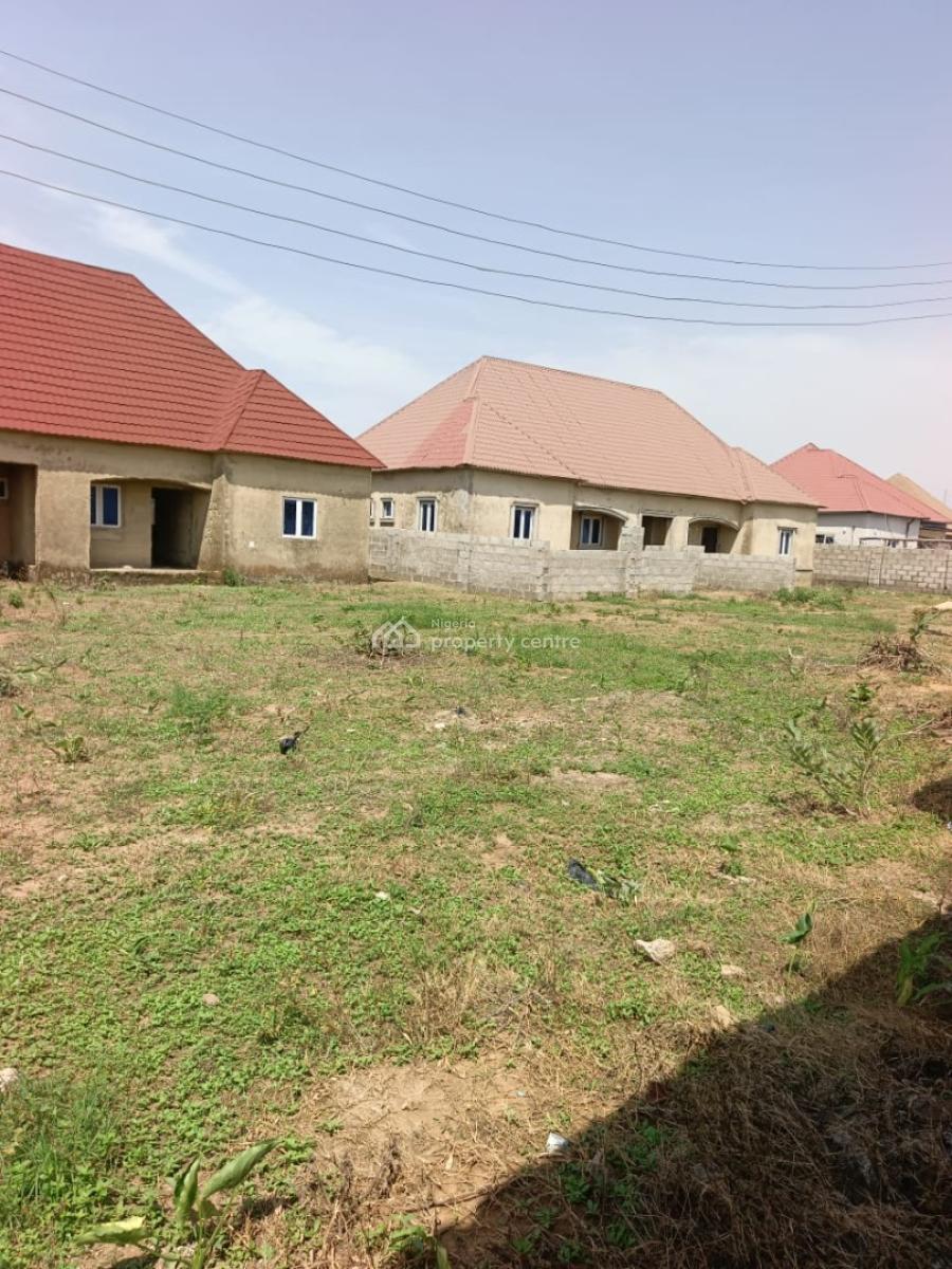 2 Bedroom Semi-detached Bungalow with Excellent Facilities, Sabon Lugbe, Lugbe District, Abuja, Semi-detached Bungalow for Sale