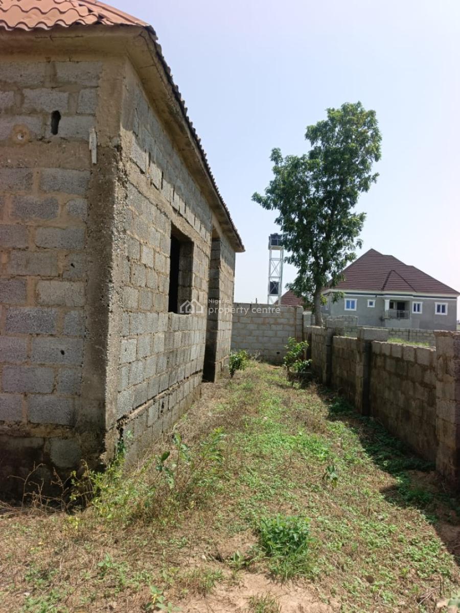 2 Bedroom Semi-detached Bungalow with Excellent Facilities, Sabon Lugbe, Lugbe District, Abuja, Semi-detached Bungalow for Sale
