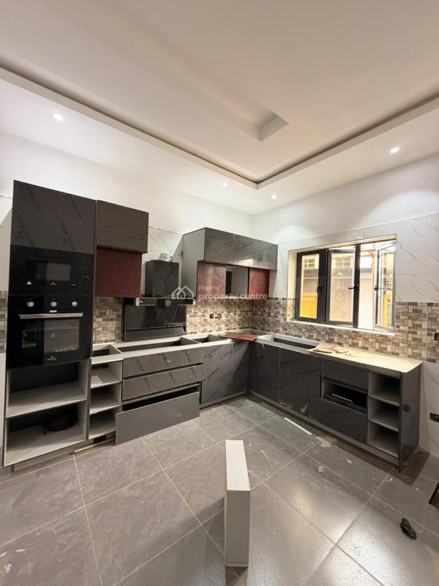 Lovely Built 3 Bedroom Apartment in a Good Location, Close to Gbagada General Hospital, Pedro, Gbagada, Lagos, Block of Flats for Sale