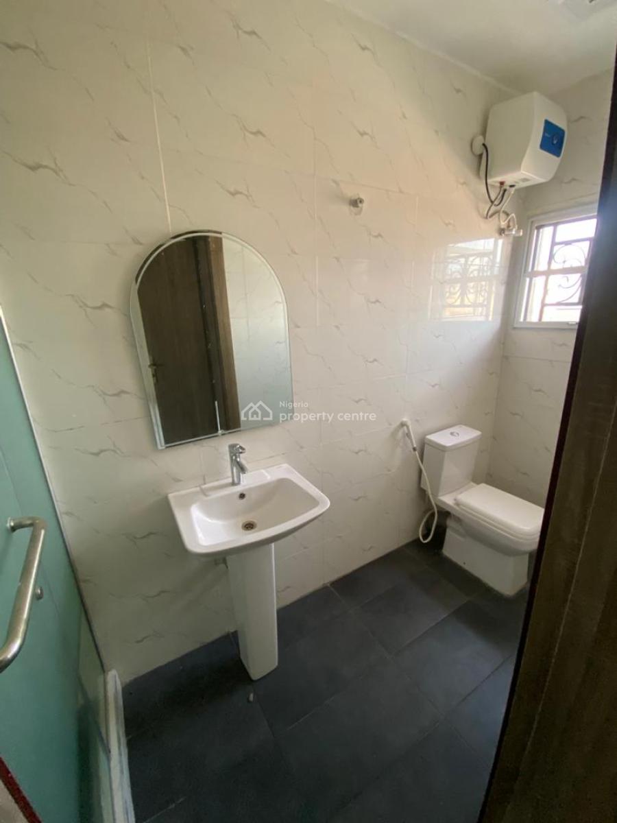 Fully Service 4 Bedroom Apartment Pent Floor+ Elevator, Lekki Phase 1, Lekki, Lagos, Flat / Apartment for Rent