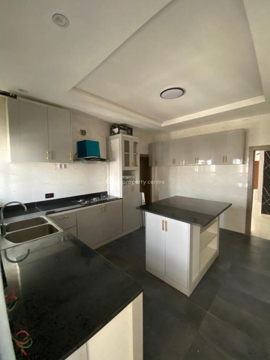 Fully Service 4 Bedroom Apartment Pent Floor+ Elevator, Lekki Phase 1, Lekki, Lagos, Flat / Apartment for Rent