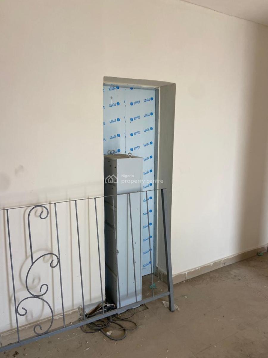 Fully Service 4 Bedroom Apartment Pent Floor+ Elevator, Lekki Phase 1, Lekki, Lagos, Flat / Apartment for Rent