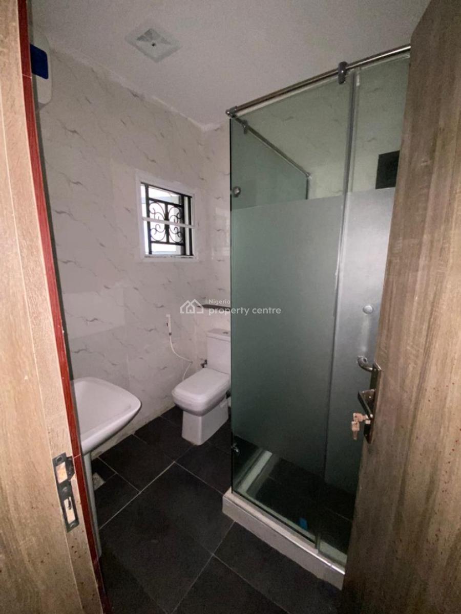 Fully Service 4 Bedroom Apartment Pent Floor+ Elevator, Lekki Phase 1, Lekki, Lagos, Flat / Apartment for Rent