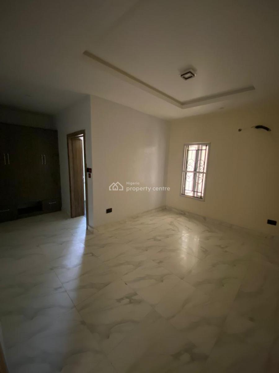 Fully Service 4 Bedroom Apartment Pent Floor+ Elevator, Lekki Phase 1, Lekki, Lagos, Flat / Apartment for Rent