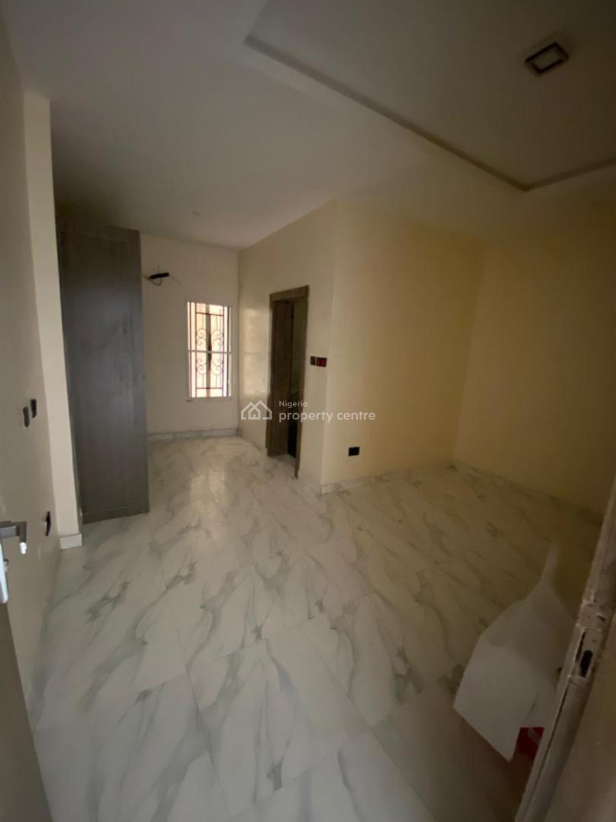 Fully Service 4 Bedroom Apartment Pent Floor+ Elevator, Lekki Phase 1, Lekki, Lagos, Flat / Apartment for Rent