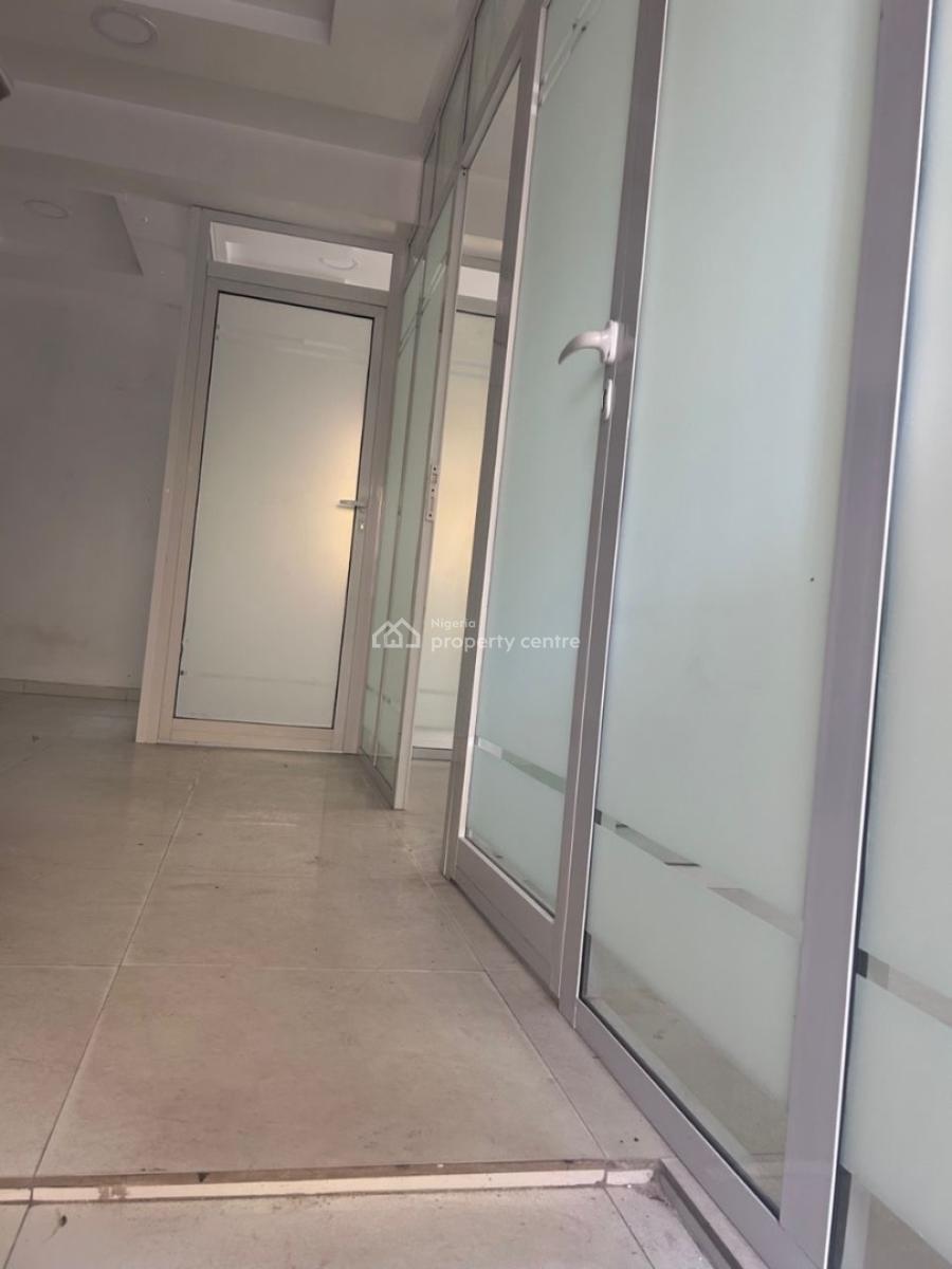 4 Rooms Office Space, 3 Regular and 1 Large., Lekki Phase 1, Lekki, Lagos, Office Space for Rent