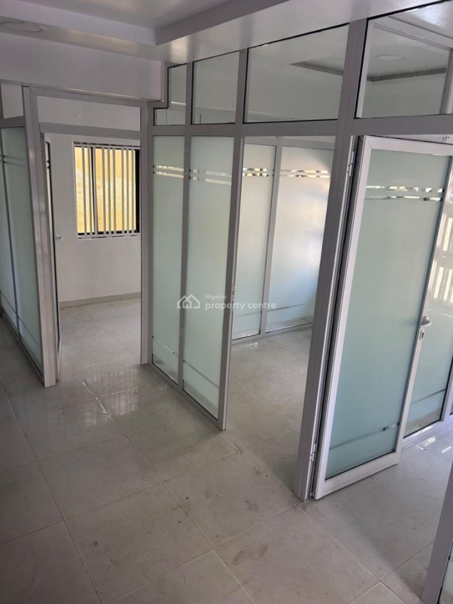 4 Rooms Office Space, 3 Regular and 1 Large., Lekki Phase 1, Lekki, Lagos, Office Space for Rent