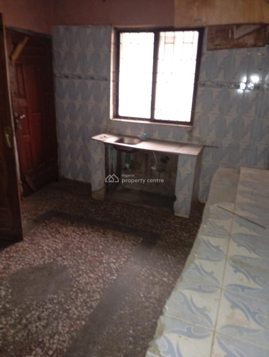3 Bedrooms Flat, Iyadunni Street, Isolo, Lagos, Flat / Apartment for Rent