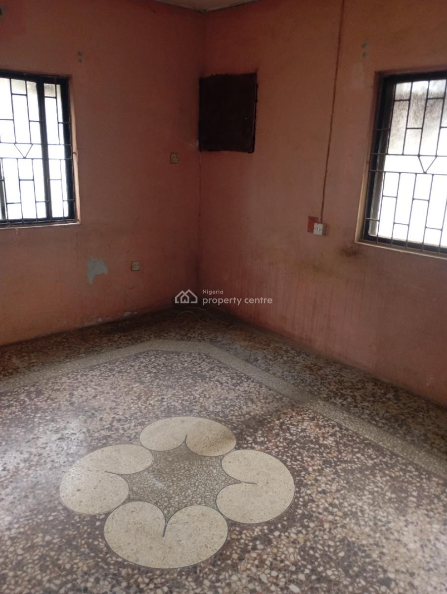 3 Bedrooms Flat, Iyadunni Street, Isolo, Lagos, Flat / Apartment for Rent