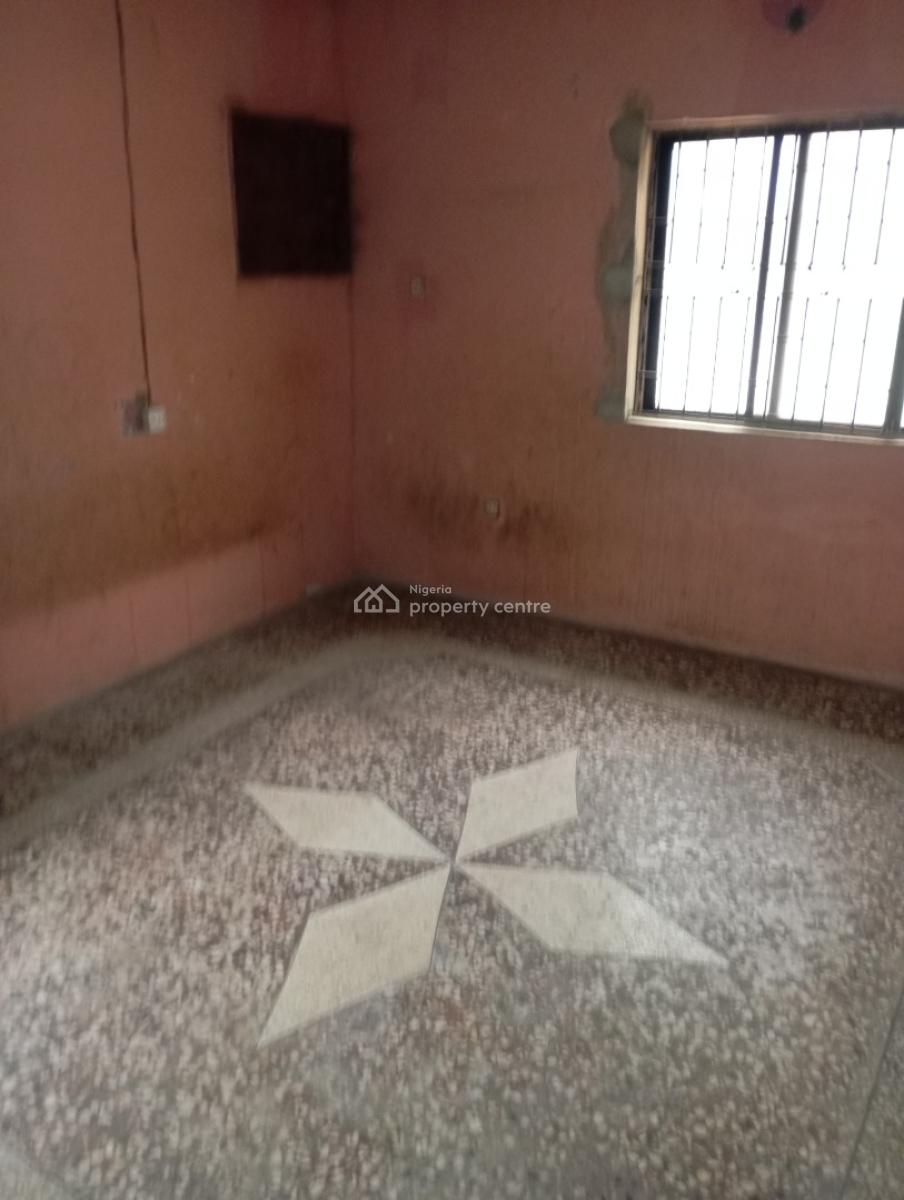3 Bedrooms Flat, Iyadunni Street, Isolo, Lagos, Flat / Apartment for Rent