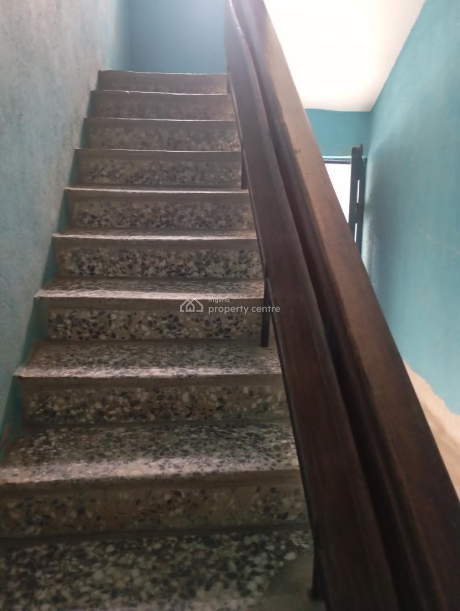 3 Bedrooms Flat, Iyadunni Street, Isolo, Lagos, Flat / Apartment for Rent