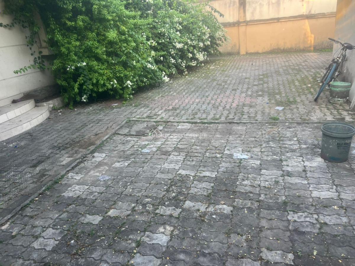 Self Compound 4 Bedroom Semi-detached House with 2 Rooms Bq, Lekki Phase 1, Lekki, Lagos, Semi-detached Duplex for Rent