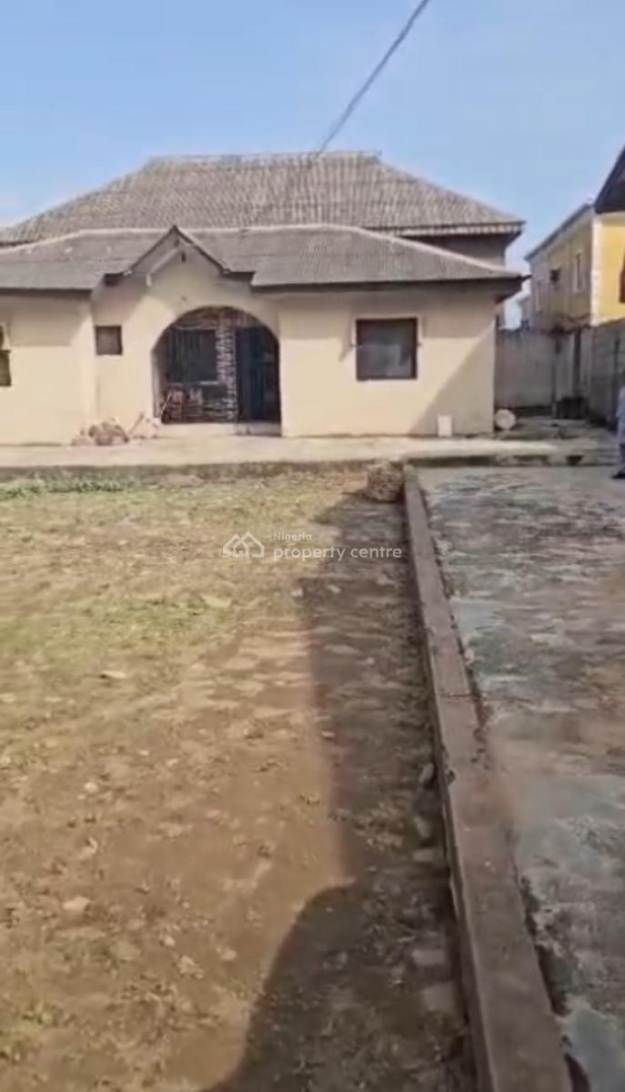 3bedroom Flat Setback Build on a Full Plot of Land, Eyita Palace Benson Axis, Ikorodu, Lagos, Detached Bungalow for Sale