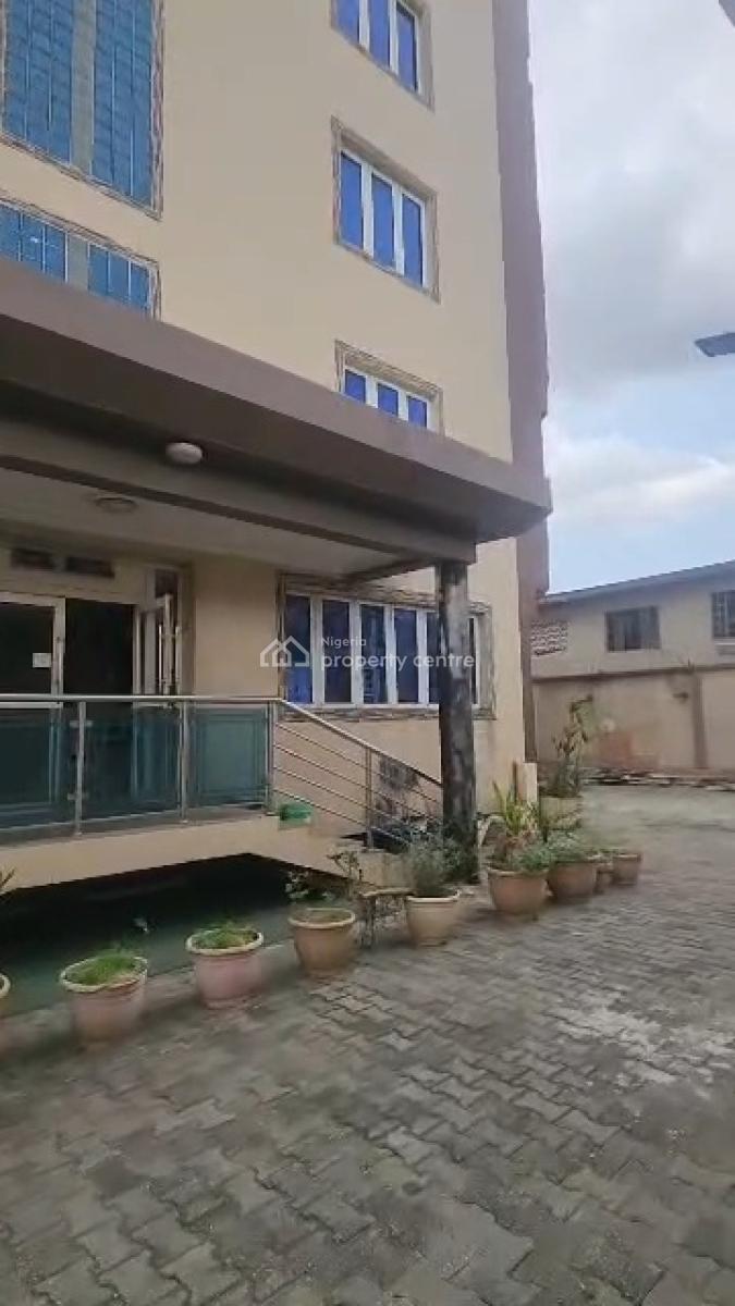 40 Rooms Fully Functional Hotel with Reception and Generators, Onipanu, Shomolu, Lagos, Hotel / Guest House for Rent