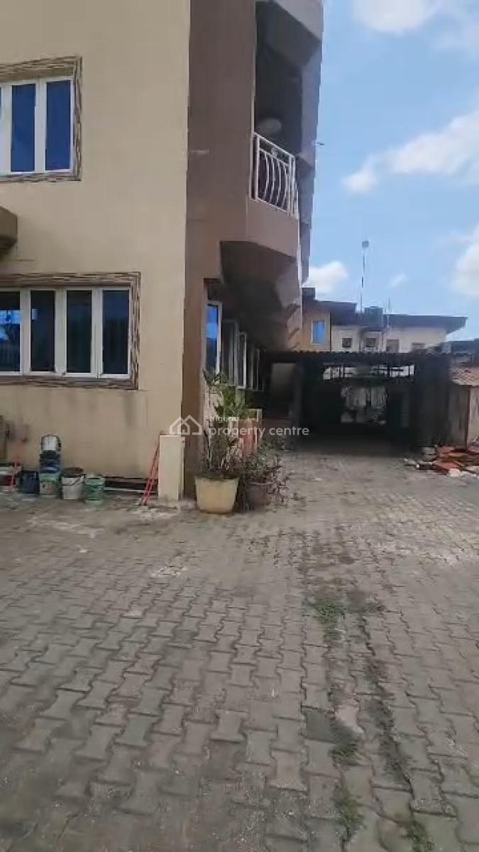 40 Rooms Fully Functional Hotel with Reception and Generators, Onipanu, Shomolu, Lagos, Hotel / Guest House for Rent