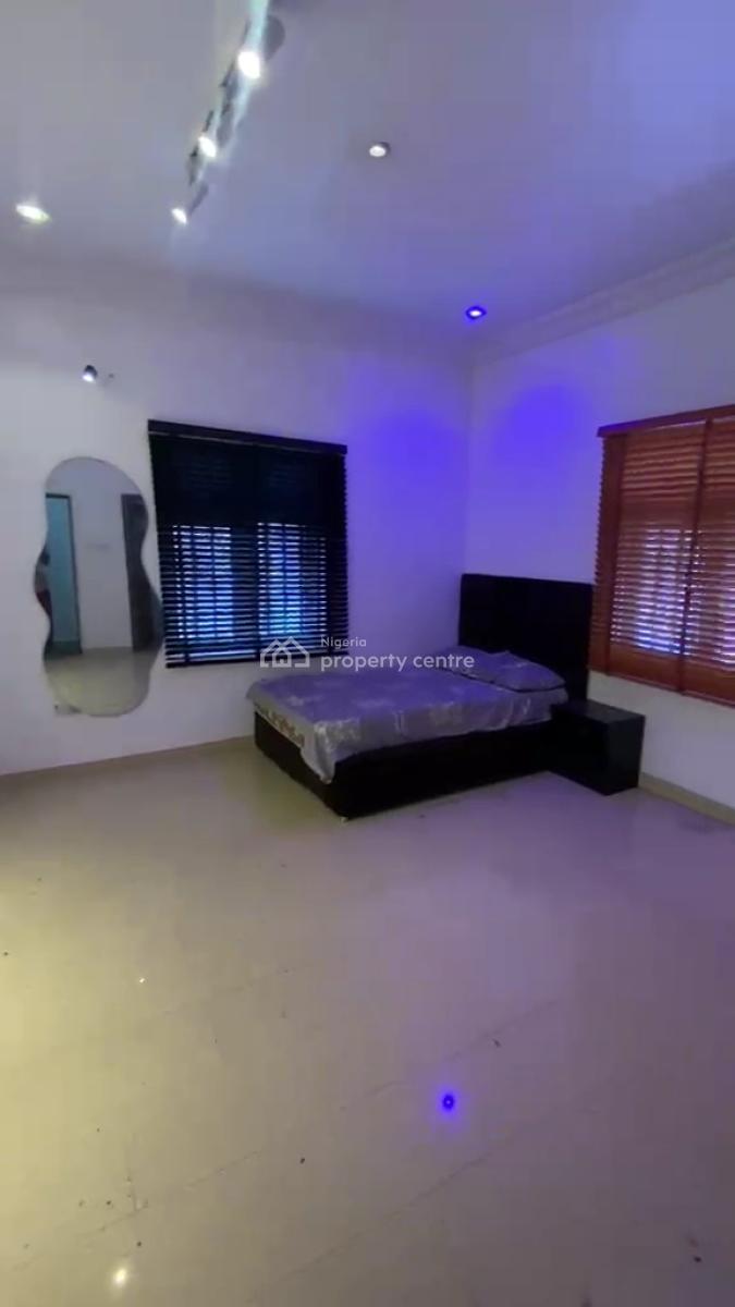 Decent 1 Bedroom Flat Upstairs with Wardrobe, Chevron Drive, Lekki, Lagos, Mini Flat (room and Parlour) for Rent