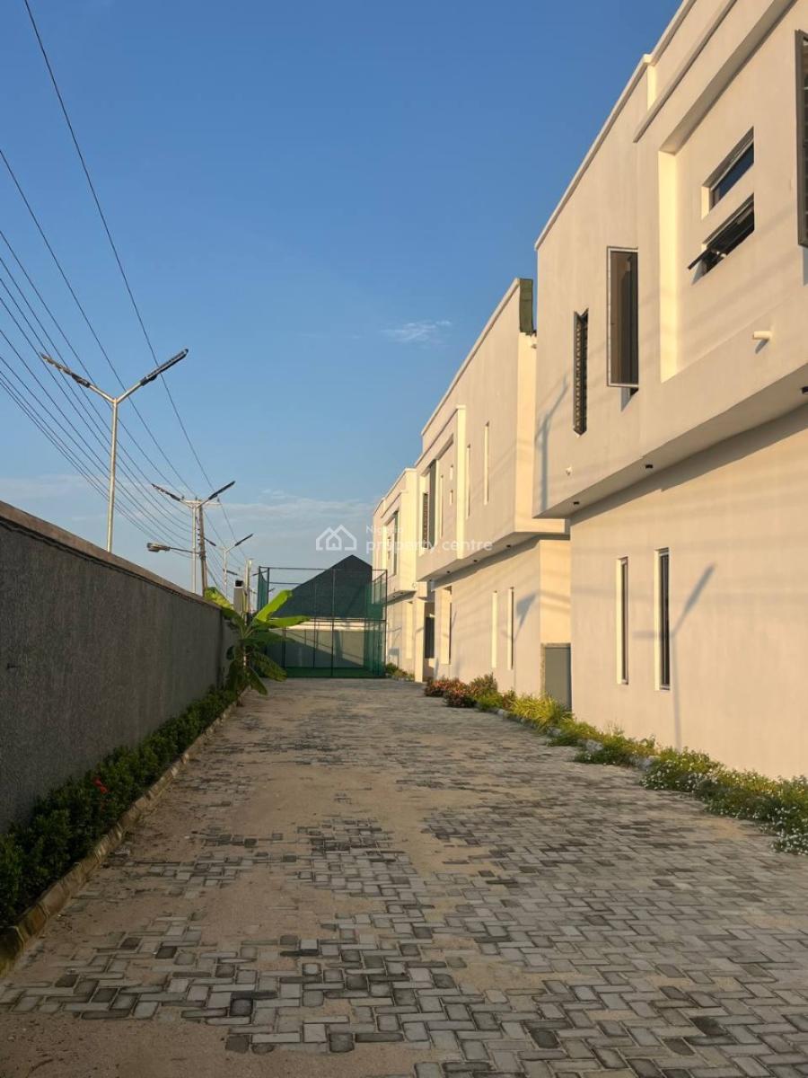 4 Bedroom Terrace House with Spacious Living Room and Payment Plan, Lekki Phase 2, Lekki, Lagos, Terraced Duplex for Sale