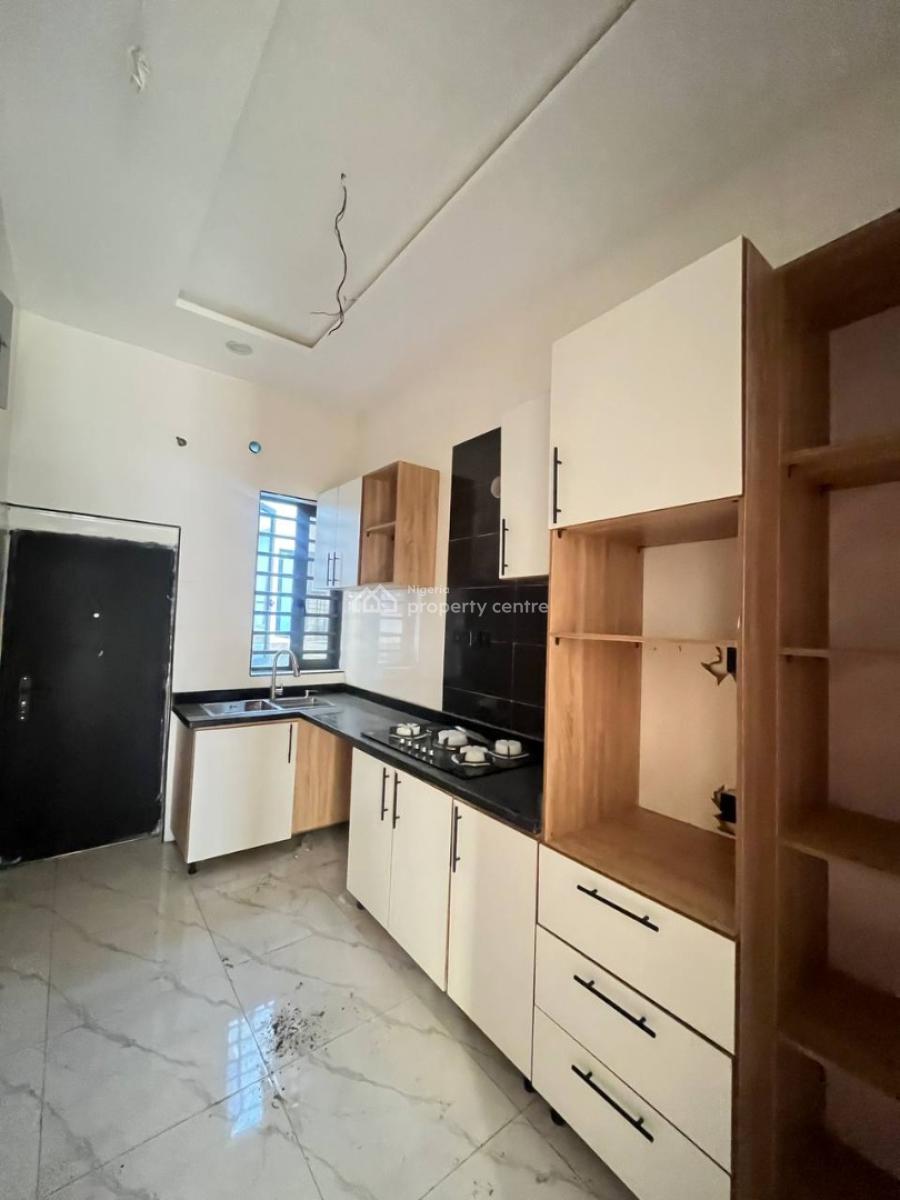 4 Bedroom Terrace House with Spacious Living Room and Payment Plan, Lekki Phase 2, Lekki, Lagos, Terraced Duplex for Sale