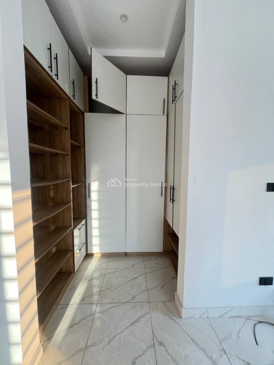 4 Bedroom Terrace House with Spacious Living Room and Payment Plan, Lekki Phase 2, Lekki, Lagos, Terraced Duplex for Sale