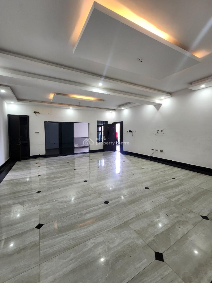 Nice 3bedroom Apartment Inside Lekki Phase One, Off Admiralty Road, Lekki Phase 1, Lekki, Lagos, Flat / Apartment for Rent