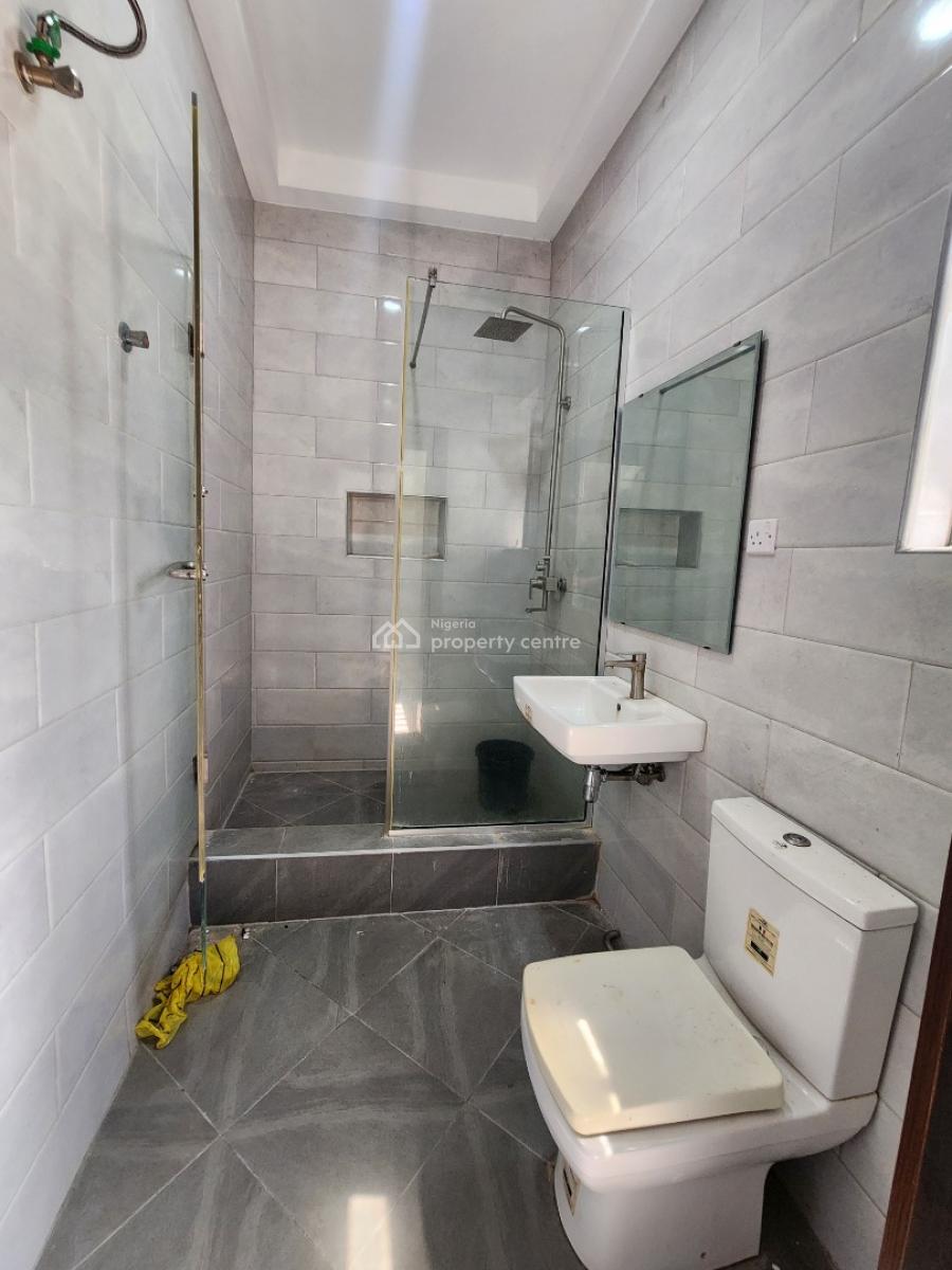 Nice 3bedroom Apartment Inside Lekki Phase One, Off Admiralty Road, Lekki Phase 1, Lekki, Lagos, Flat / Apartment for Rent