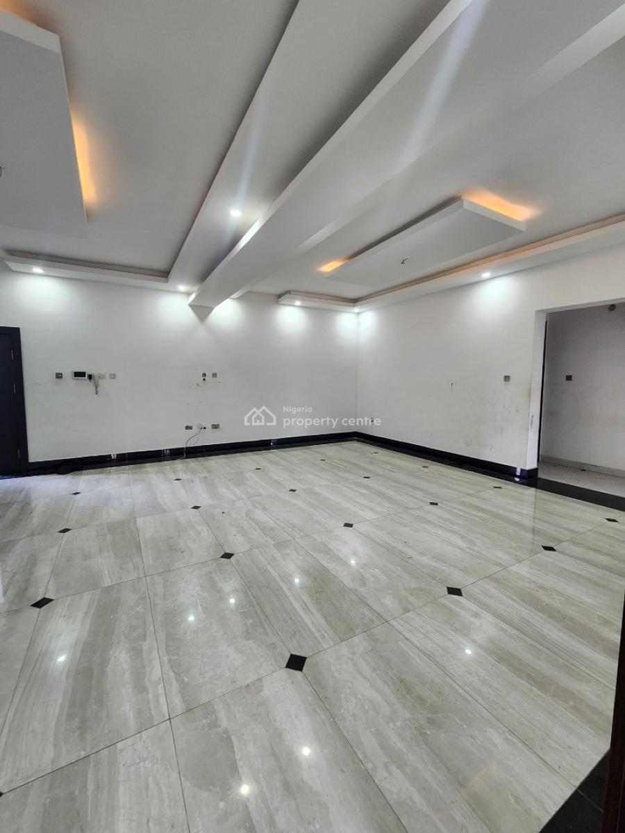 Nice 3bedroom Apartment Inside Lekki Phase One, Off Admiralty Road, Lekki Phase 1, Lekki, Lagos, Flat / Apartment for Rent